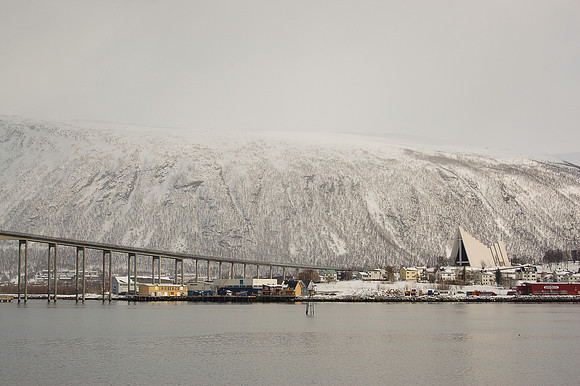Cathédrale de l'Arctique et le pont de Tromsoe - Tromsoe - Norway