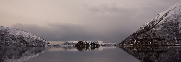 Fjord de la presqu'île de Kvaloya - Presqu'île de Kvaloya - Norway